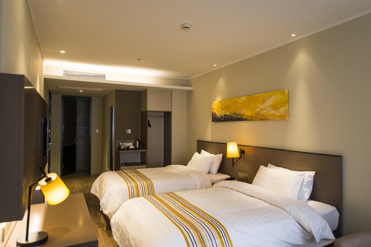 Home Inn Plus Shanghai Zhangjiang Park Ngoại thất bức ảnh
