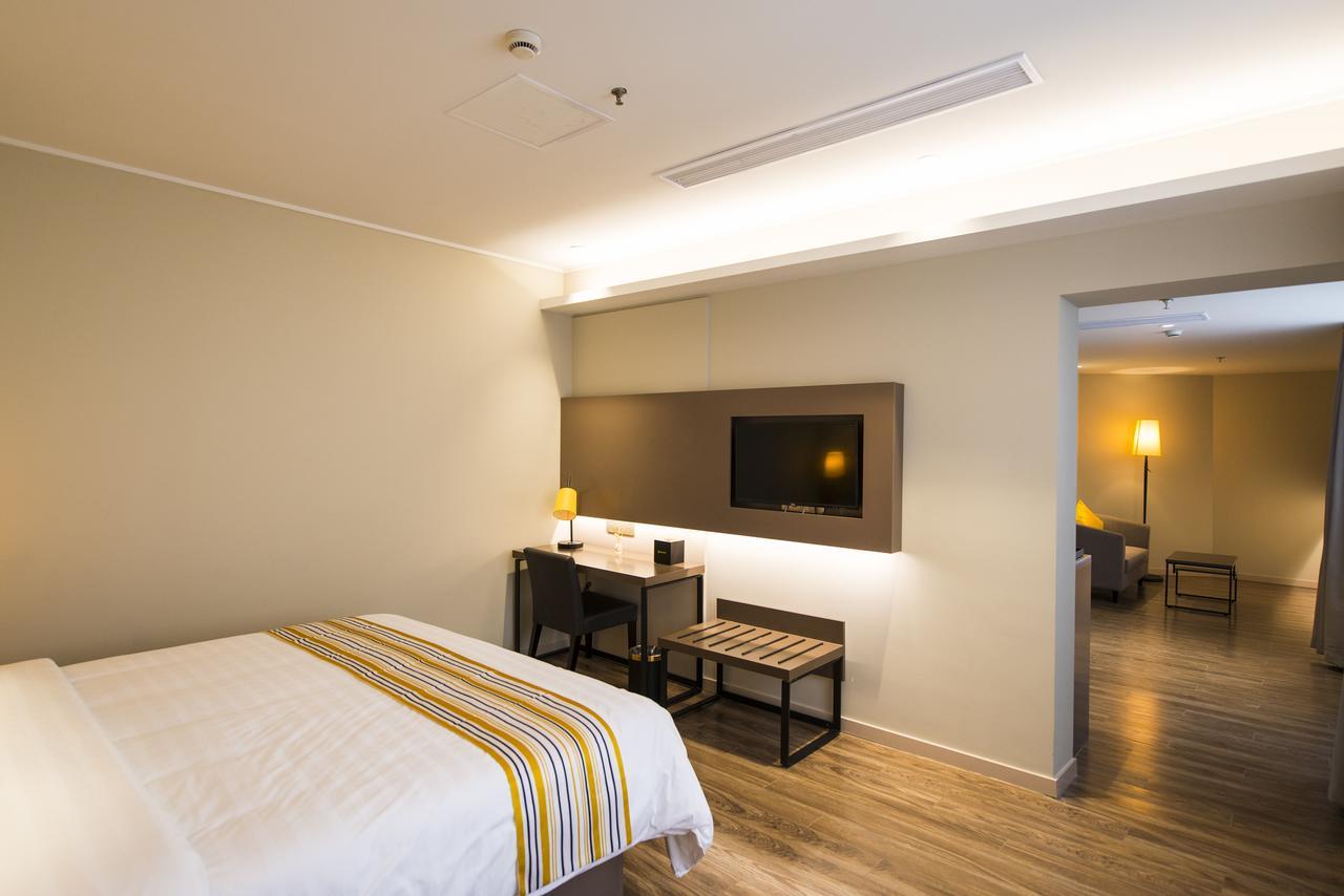 Home Inn Plus Shanghai Zhangjiang Park Ngoại thất bức ảnh